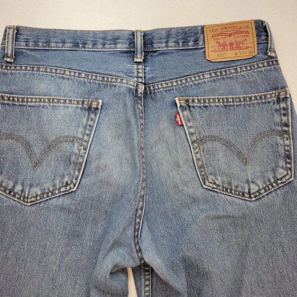 Levi's 550 Jeans Mens 34x32 Blue Relaxed Tapered Leg 100% Cotton Denim